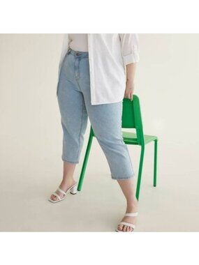 Penningtons Curvy Fit Denim Capri Light Wash Jeans d/C Plus Size 24 Stretch